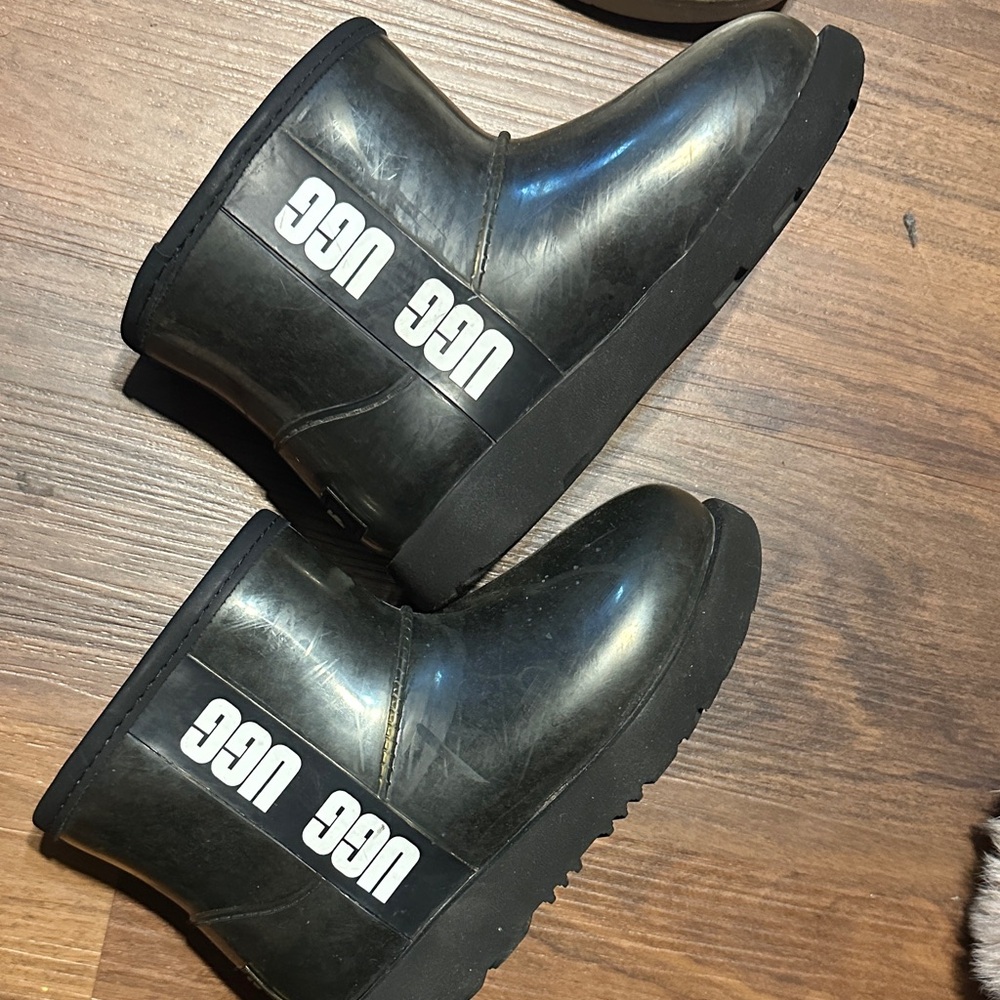 UGG kids Black Logo Ankle Boots